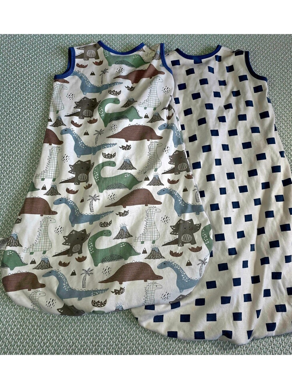 Lot of two baby sleep sacks size 6 to 12 months - Picture 2 of 8